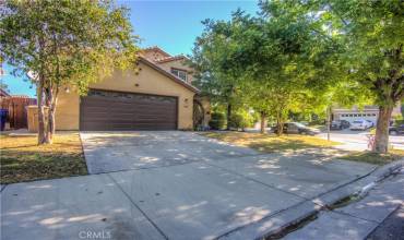 6600 Hanford Drive, Bakersfield, California 93313, 4 Bedrooms Bedrooms, ,3 BathroomsBathrooms,Residential,Buy,6600 Hanford Drive,SR24168670