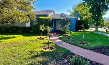 4338 Cahuenga Boulevard, Toluca Lake, California 91602, 2 Bedrooms Bedrooms, ,2 BathroomsBathrooms,Residential Lease,Rent,4338 Cahuenga Boulevard,SR24168593