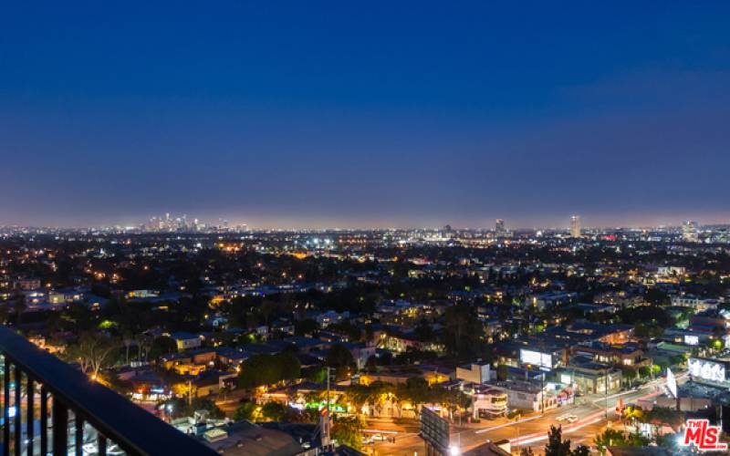 CONDO NIGHT VIEW