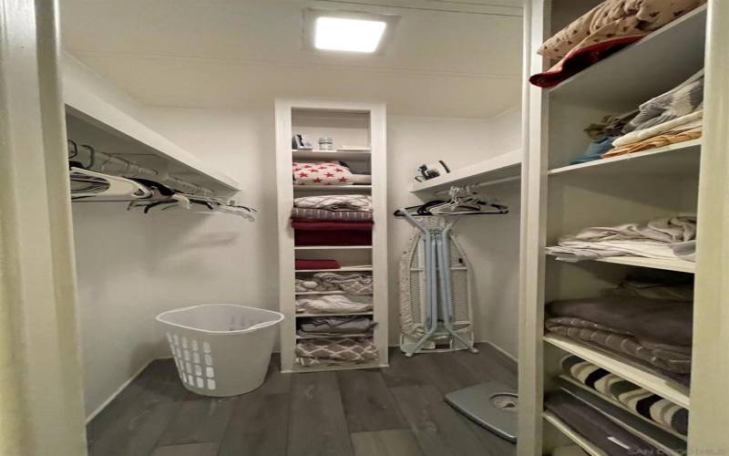 Walk-in Closet