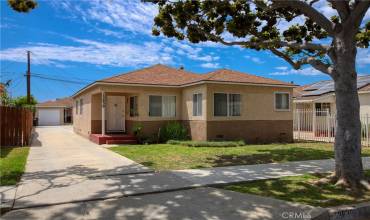 13839 Jefferson Avenue, Hawthorne, California 90250, 4 Bedrooms Bedrooms, ,2 BathroomsBathrooms,Residential Income,Buy,13839 Jefferson Avenue,CV24169396