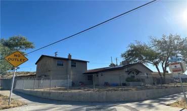 700 Linda Lane, Barstow, California 92311, 6 Bedrooms Bedrooms, ,3 BathroomsBathrooms,Residential,Buy,700 Linda Lane,HD24169455