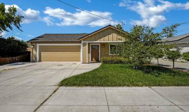 120 Santa Ana Road, Hollister, California 95023, 3 Bedrooms Bedrooms, ,2 BathroomsBathrooms,Residential,Buy,120 Santa Ana Road,ML81974880