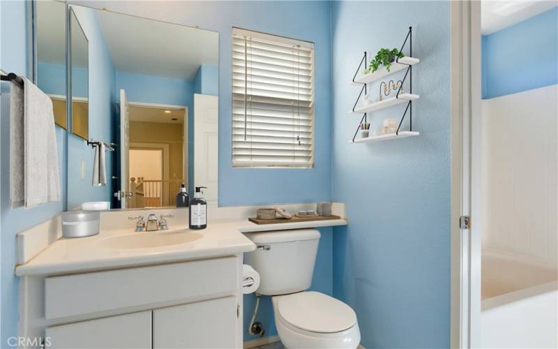 Upstairs bath with access from the hall and one bedroom