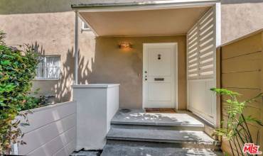 5228 1/2 Village, Los Angeles, California 90016, 2 Bedrooms Bedrooms, ,1 BathroomBathrooms,Residential,Buy,5228 1/2 Village,24421019