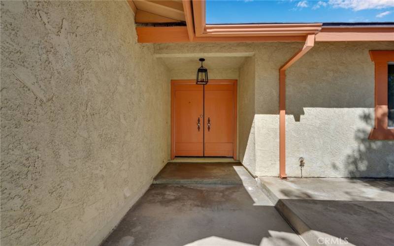 Beautiful double door entry.  Great for moving in!