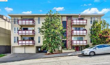 10 Moss Ave 25, Oakland, California 94610, 1 Bedroom Bedrooms, ,1 BathroomBathrooms,Residential,Buy,10 Moss Ave 25,41070075