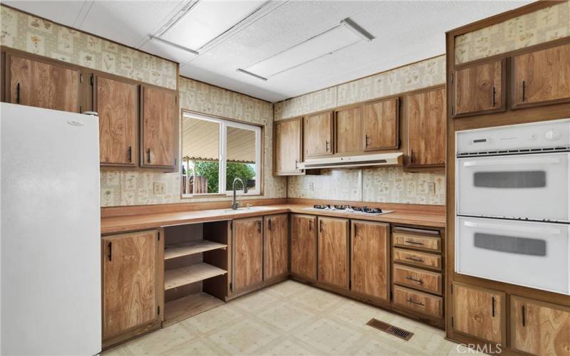 Kitchen with lots of cupboard space