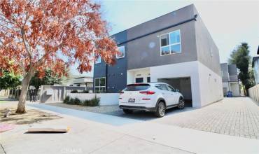 14254 Erwin Street 1/2, Van Nuys, California 91401, 4 Bedrooms Bedrooms, ,3 BathroomsBathrooms,Residential Lease,Rent,14254 Erwin Street 1/2,BB24121036