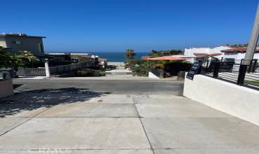 217 25th Street, Manhattan Beach, California 90266, 2 Bedrooms Bedrooms, ,2 BathroomsBathrooms,Residential Lease,Rent,217 25th Street,SB24170221