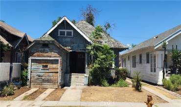 2051 W 30 Street, Los Angeles, California 90018, 3 Bedrooms Bedrooms, ,1 BathroomBathrooms,Residential,Buy,2051 W 30 Street,DW24170524