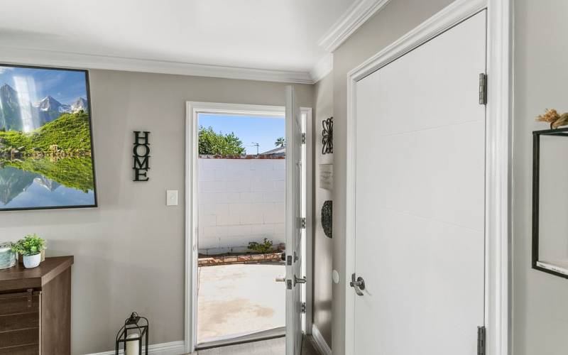 Door to side yard and exterior laundry could be separate living quarters with direct exterior access and its own laundry