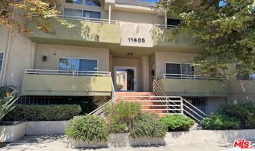 11485 Moorpark Street 8, Studio City, California 91602, 2 Bedrooms Bedrooms, ,1 BathroomBathrooms,Residential Lease,Rent,11485 Moorpark Street 8,24428883