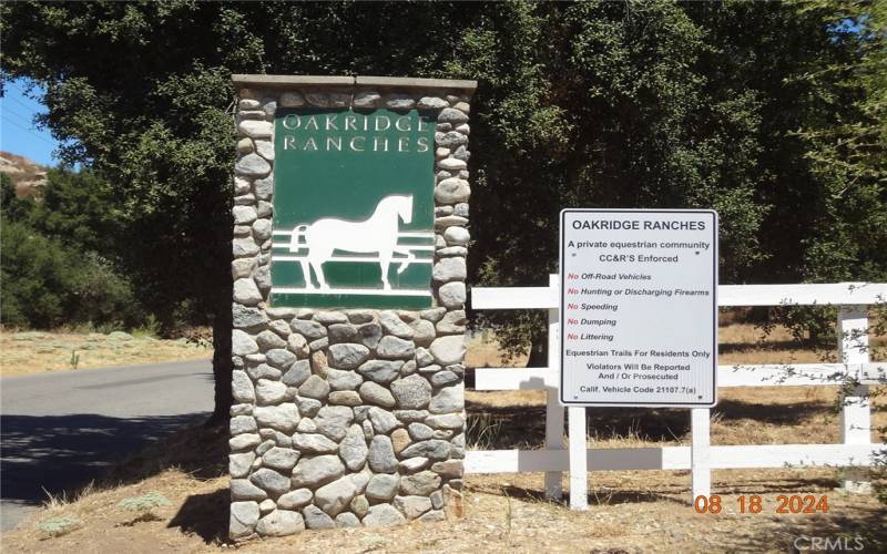 Oakridge Ranches community sign