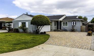 10414 Molette Street, Bellflower, California 90706, 3 Bedrooms Bedrooms, ,2 BathroomsBathrooms,Residential,Buy,10414 Molette Street,SR24170969