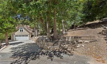 27090 Teakwood Court, Lake Arrowhead, California 92352, 3 Bedrooms Bedrooms, ,3 BathroomsBathrooms,Residential,Buy,27090 Teakwood Court,EV24170989