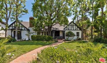 616 N Hillcrest Road, Beverly Hills, California 90210, 5 Bedrooms Bedrooms, ,4 BathroomsBathrooms,Residential Lease,Rent,616 N Hillcrest Road,24429323