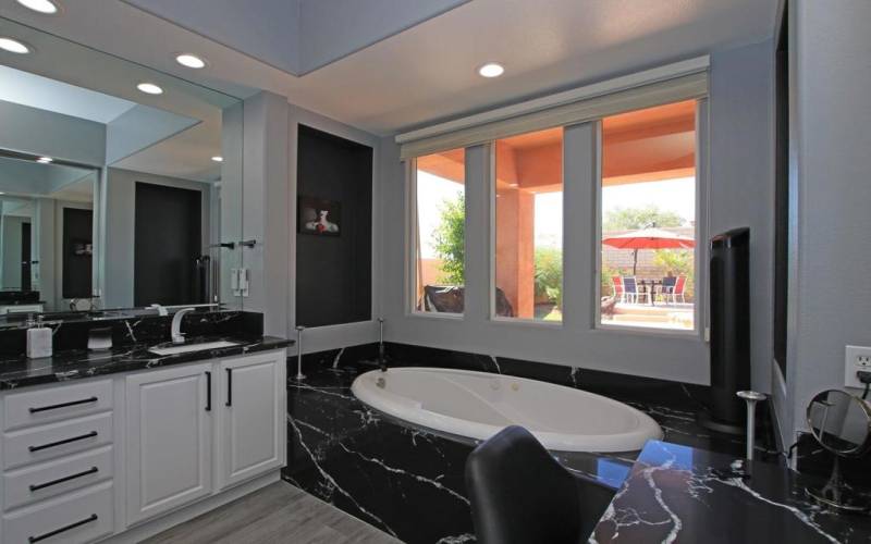 Master suite soaking tub