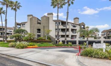 320 Lake Street 109, Huntington Beach, California 92648, 2 Bedrooms Bedrooms, ,2 BathroomsBathrooms,Residential Lease,Rent,320 Lake Street 109,OC24155708