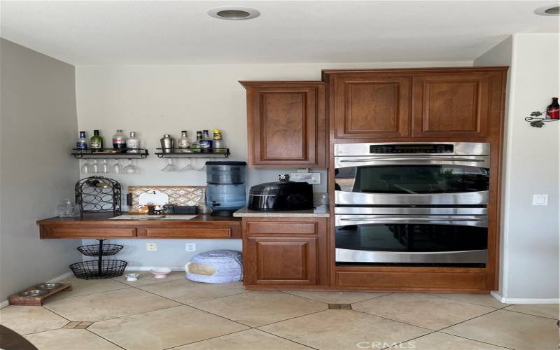 Kitchen Nook W/Double Oven