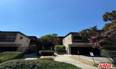 13112 Moorpark Street 1, Sherman Oaks, California 91423, 2 Bedrooms Bedrooms, ,2 BathroomsBathrooms,Residential Lease,Rent,13112 Moorpark Street 1,24429339