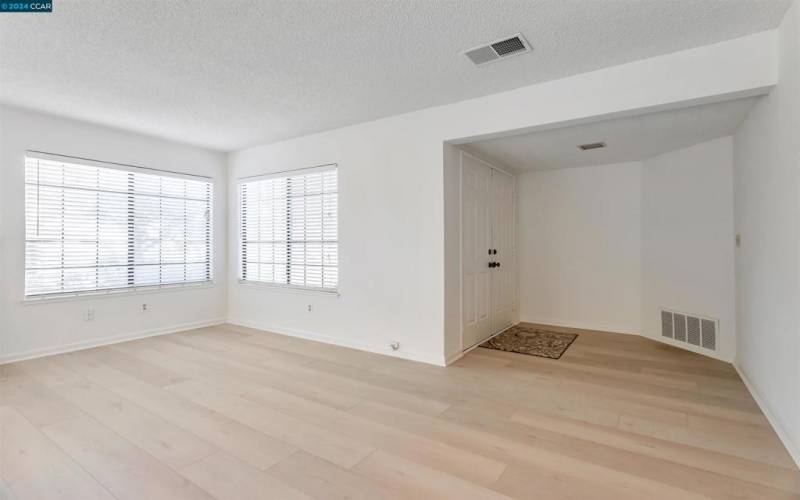 Front entry foyer