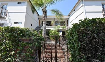 7929 Blackburn Avenue, Los Angeles, California 90048, 3 Bedrooms Bedrooms, ,2 BathroomsBathrooms,Residential Lease,Rent,7929 Blackburn Avenue,SW24171595