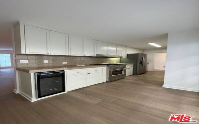 Kitchen with sitting area