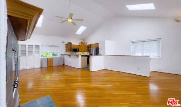 4177 Duquesne Avenue, Culver City, California 90232, 2 Bedrooms Bedrooms, ,2 BathroomsBathrooms,Residential Lease,Rent,4177 Duquesne Avenue,24428793