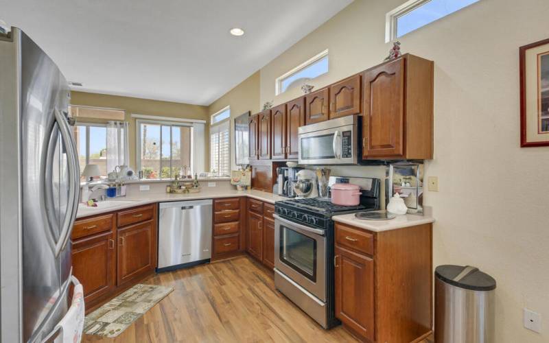 12 KITCHEN MLS