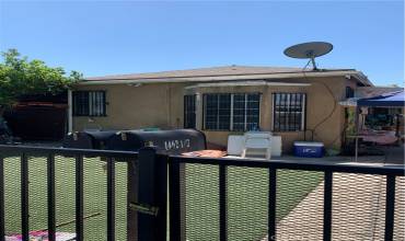 1462 E 57th Street, Los Angeles, California 90011, 5 Bedrooms Bedrooms, ,2 BathroomsBathrooms,Residential Income,Buy,1462 E 57th Street,DW24151172