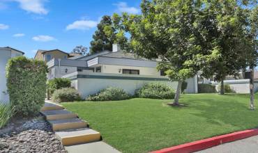 193 Bronze Way, Vista, California 92083, 2 Bedrooms Bedrooms, ,2 BathroomsBathrooms,Residential,Buy,193 Bronze Way,NDP2407447