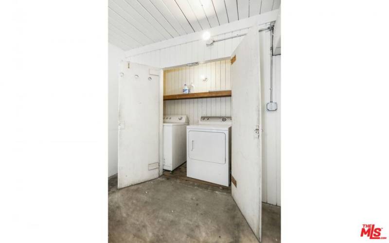 2 car garage with washer and dryer