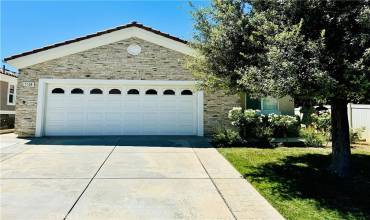 Welcome home to 1636 Snowberry Road in Beaumont's beautiful Solera retirement community!