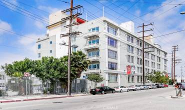 825 E 4th Street 205, Los Angeles, California 90013, 2 Bedrooms Bedrooms, ,2 BathroomsBathrooms,Residential Lease,Rent,825 E 4th Street 205,GD24172426