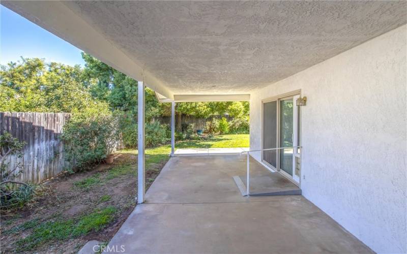 Side covered patio