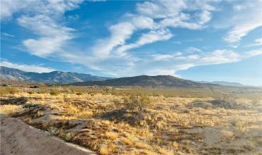 0 Midway Ave., Lucerne Valley, California 92356, ,Land,Buy,0 Midway Ave.,HD24172897