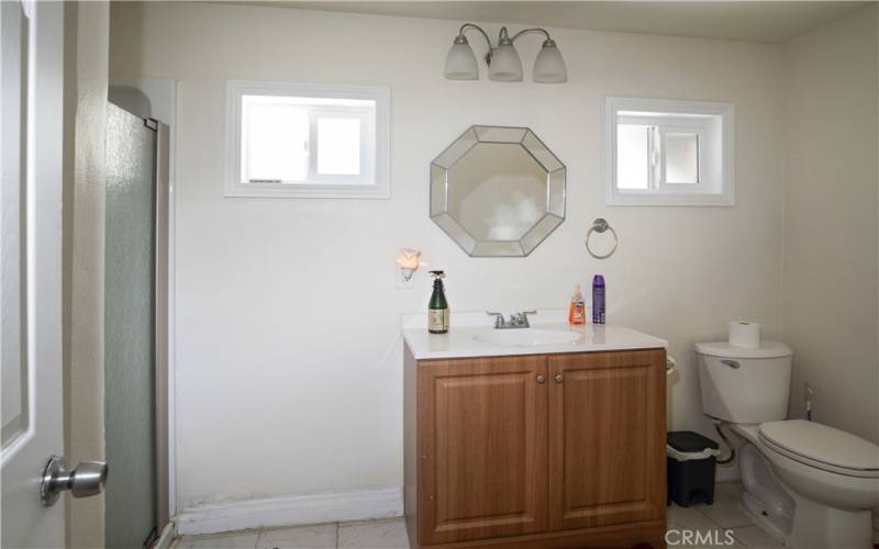 40320 Johnston-Front House-Bathroom 1