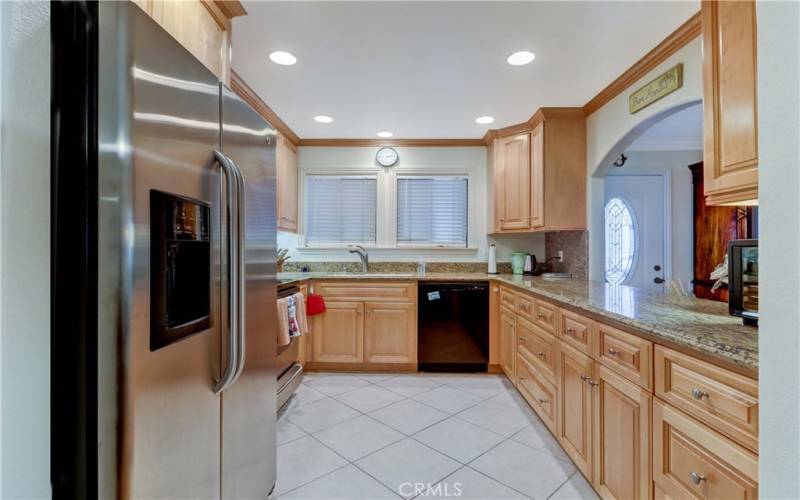 Kitchen Granite Countertops & Backsplash