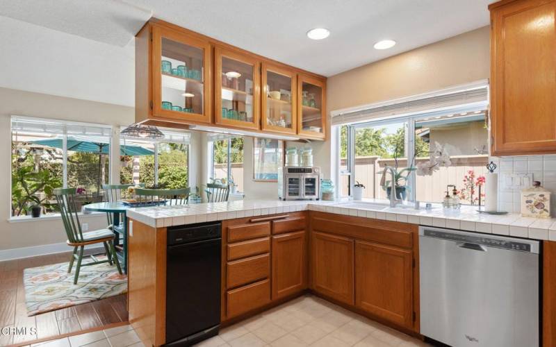 12-web-or-mls-12 - Kitchen