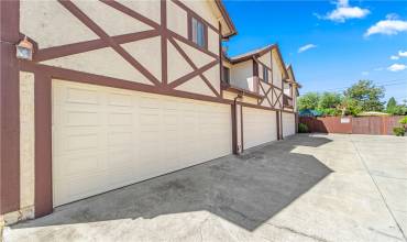 Large 2 car Garage, end unit.