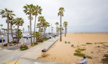 418 E Oceanfront, Newport Beach, California 92661, 2 Bedrooms Bedrooms, ,2 BathroomsBathrooms,Residential Lease,Rent,418 E Oceanfront,SW24173366