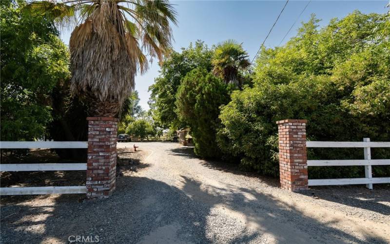 Entrance from Road K to house