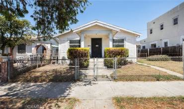 107 E Spruce Avenue, Inglewood, California 90301, 2 Bedrooms Bedrooms, ,1 BathroomBathrooms,Residential,Buy,107 E Spruce Avenue,PW24171645