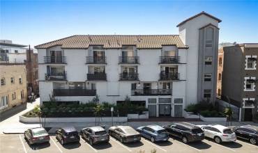 327 Chestnut Avenue 102, Long Beach, California 90802, 2 Bedrooms Bedrooms, ,2 BathroomsBathrooms,Residential,Buy,327 Chestnut Avenue 102,RS24170927