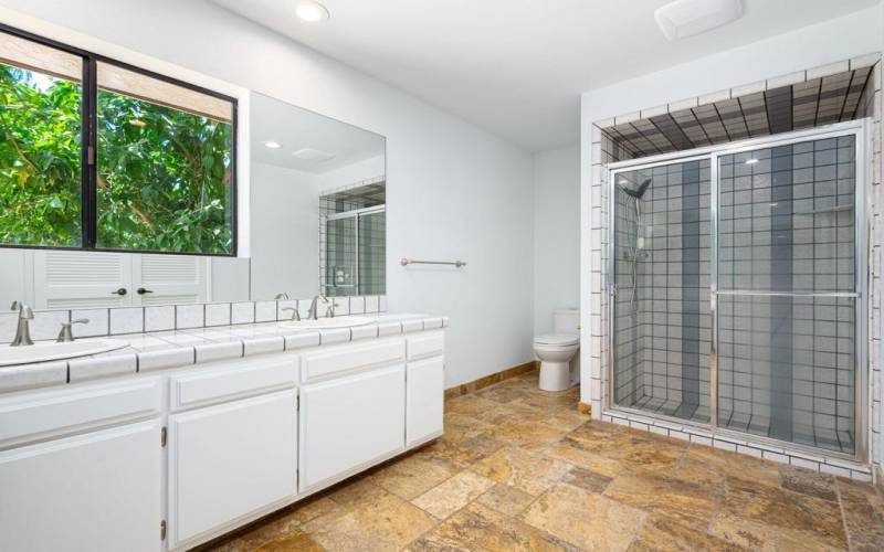 Primary Bedroom En Suite Bathroom