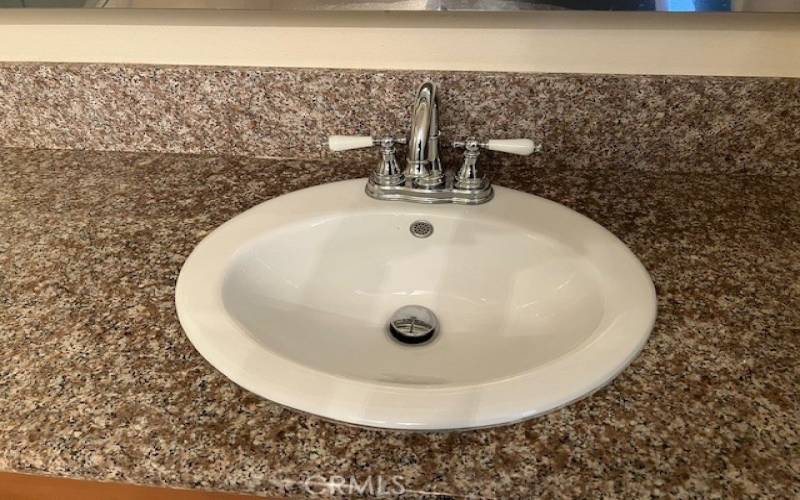 Newer sinks and faucets - nice and clean.