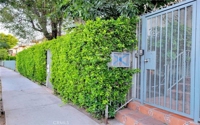 MAIN ENTRY GATE (LANGDON AVE.)