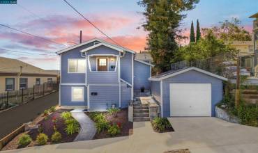 2020 17Th Ave, Oakland, California 94606, 6 Bedrooms Bedrooms, ,3 BathroomsBathrooms,Residential Income,Buy,2020 17Th Ave,41070246