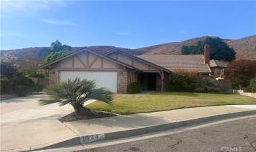 1624 Summit Crest Court, San Bernardino, California 92405, 3 Bedrooms Bedrooms, ,2 BathroomsBathrooms,Residential,Buy,1624 Summit Crest Court,EV24165862